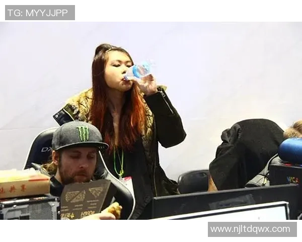 黄敏揭秘DOTA2成功秘诀深入探讨电竞背后的努力与坚持 黄敏揭秘DOTA2成功秘诀深入探讨电竞背后的努力与坚持